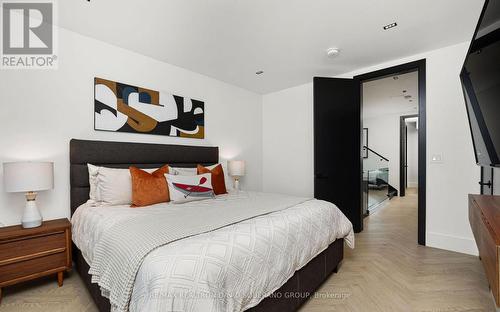 102 Ulster Street, Toronto, ON - Indoor Photo Showing Bedroom