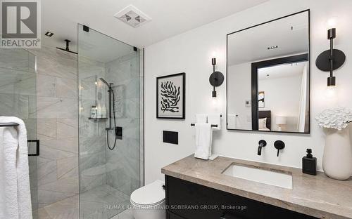 102 Ulster Street, Toronto, ON - Indoor Photo Showing Bathroom