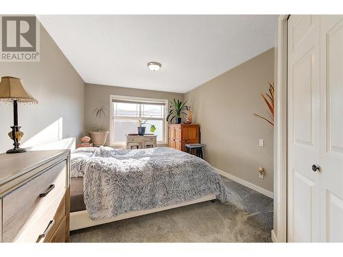 555 Houghton Road Unit# 321, Kelowna, BC - Indoor Photo Showing Bedroom