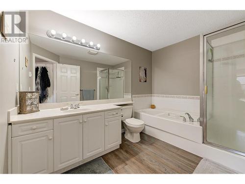 555 Houghton Road Unit# 321, Kelowna, BC - Indoor Photo Showing Bathroom