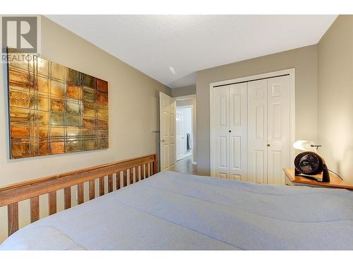 555 Houghton Road Unit# 321, Kelowna, BC - Indoor Photo Showing Bedroom