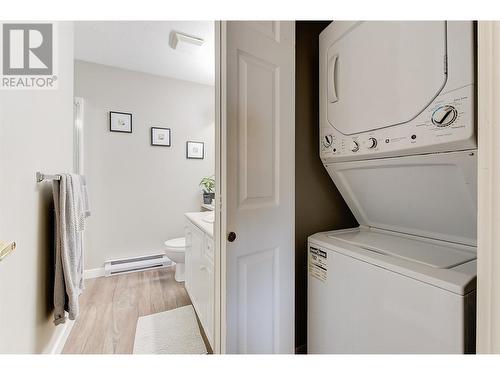 555 Houghton Road Unit# 321, Kelowna, BC - Indoor Photo Showing Laundry Room