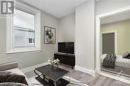 Photo has been virtually staged. - 185 Rochester Street, Ottawa, ON - Indoor