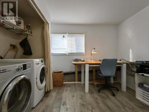 4279 Joyce Ave, Powell River, BC - Indoor Photo Showing Laundry Room