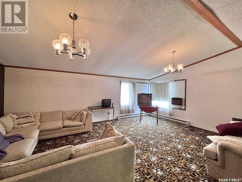 306 1St Avenue, Macrorie, SK - Indoor Photo Showing Living Room