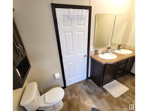 5810 Fontaine Dr, Cold Lake, AB - Indoor Photo Showing Bathroom