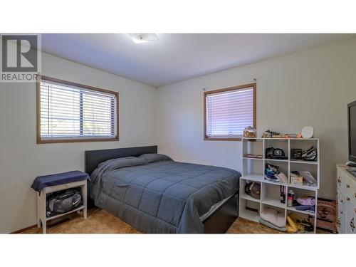 1584 Highway 33 E, Kelowna, BC - Indoor Photo Showing Bedroom