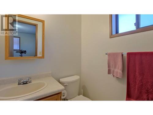 1584 Highway 33 E, Kelowna, BC - Indoor Photo Showing Bathroom