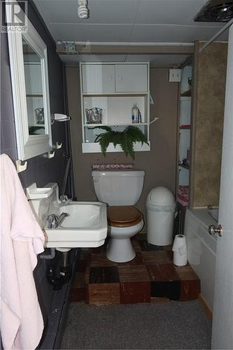 395 Sable St. E., Massey, ON - Indoor Photo Showing Bathroom