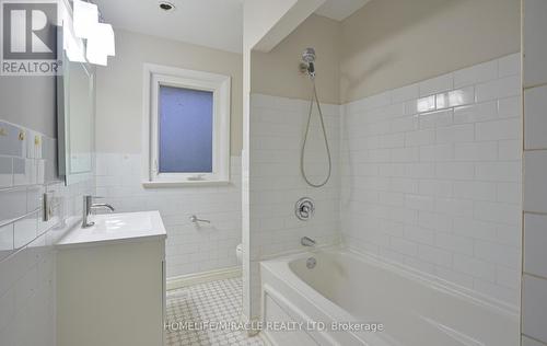 1361 Stanbury Road, Oakville, ON - Indoor Photo Showing Bathroom
