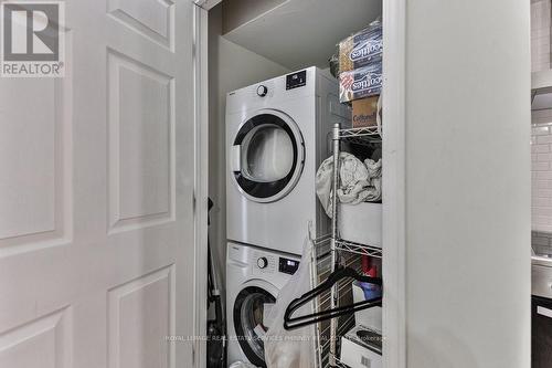 #907 -40 Scollard St, Toronto, ON - Indoor Photo Showing Laundry Room