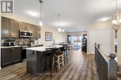 131 Essex Drive, Belleville, ON - Indoor Photo Showing Kitchen With Upgraded Kitchen