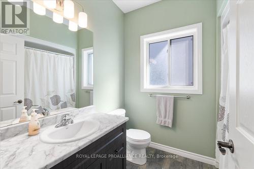 131 Essex Drive, Belleville, ON - Indoor Photo Showing Bathroom