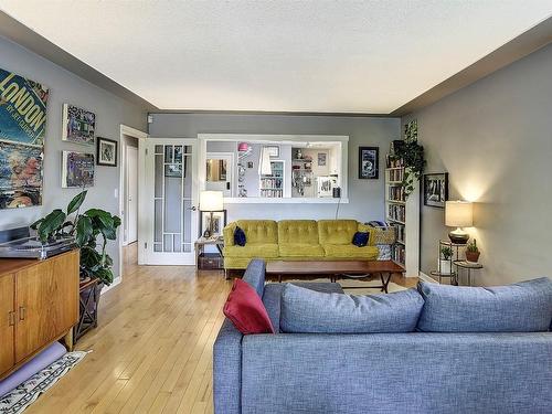 858 Coronation Avenue, Kelowna, BC - Indoor Photo Showing Other Room