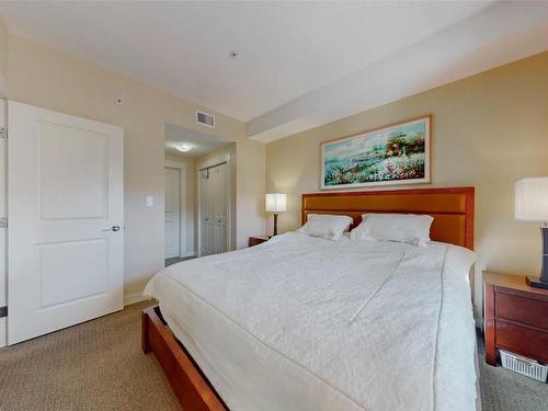 234-4200 Lakeshore Drive Drive, Osoyoos, BC - Indoor Photo Showing Bedroom