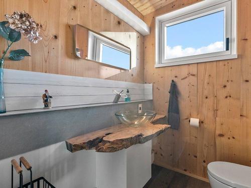 2810 Outlook Way, Naramata, BC - Indoor Photo Showing Bathroom
