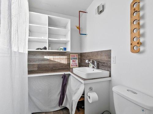 2810 Outlook Way, Naramata, BC - Indoor Photo Showing Bathroom