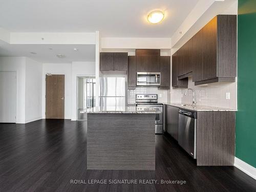 509-2910 Highway 7, Vaughan, ON - Indoor Photo Showing Kitchen With Upgraded Kitchen