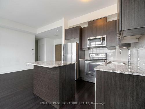 509-2910 Highway 7, Vaughan, ON - Indoor Photo Showing Kitchen With Upgraded Kitchen