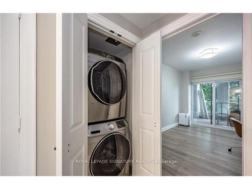 325-11 Bronte Rd, Oakville, ON - Indoor Photo Showing Laundry Room
