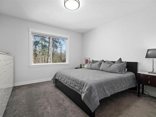 13-2880 Arden Rd, Courtenay, BC - Indoor Photo Showing Bedroom