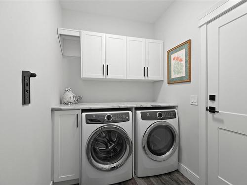 13-2880 Arden Rd, Courtenay, BC - Indoor Photo Showing Laundry Room