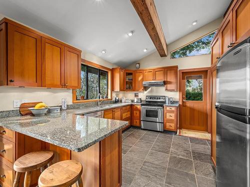 2391 Steelhead Rd, Campbell River, BC - Indoor Photo Showing Kitchen