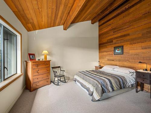 2391 Steelhead Rd, Campbell River, BC - Indoor Photo Showing Bedroom