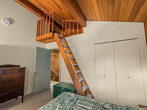 2391 Steelhead Rd, Campbell River, BC - Indoor Photo Showing Bedroom