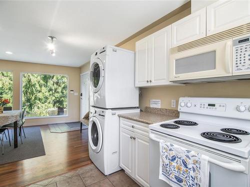 2420 Campbell River Rd, Campbell River, BC - Indoor Photo Showing Laundry Room