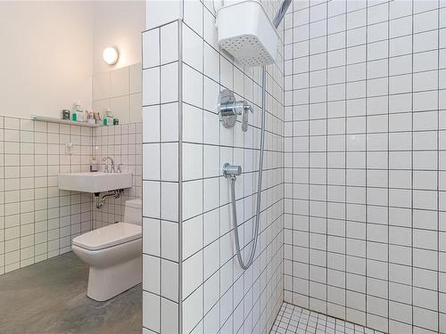1230 Starlight Grove, Sooke, BC - Indoor Photo Showing Bathroom