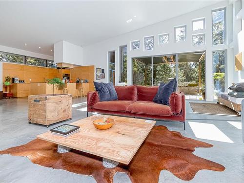 1230 Starlight Grove, Sooke, BC - Indoor Photo Showing Living Room
