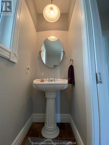 139 Westley Street, Dutton, ON - Indoor Photo Showing Bathroom