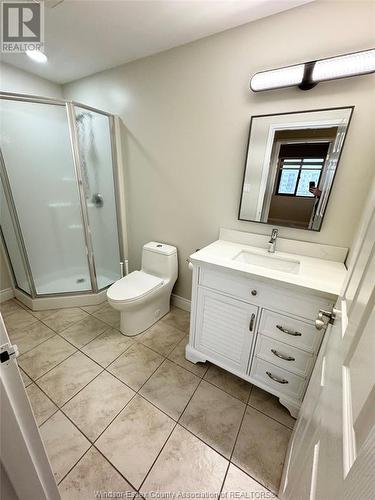 200 Manning Unit# 409, Tecumseh, ON - Indoor Photo Showing Bathroom