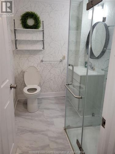 116 Forest Street, Chatham, ON - Indoor Photo Showing Bathroom