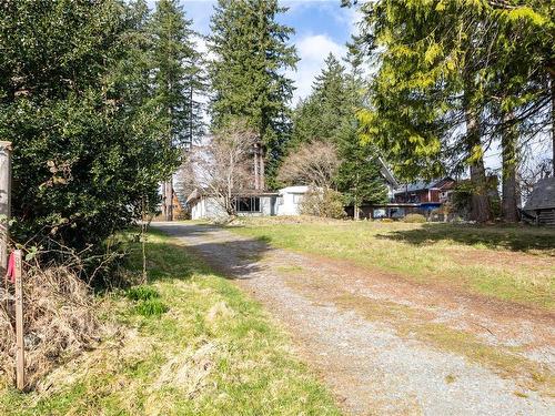 476 Old Petersen Rd, Campbell River, BC 