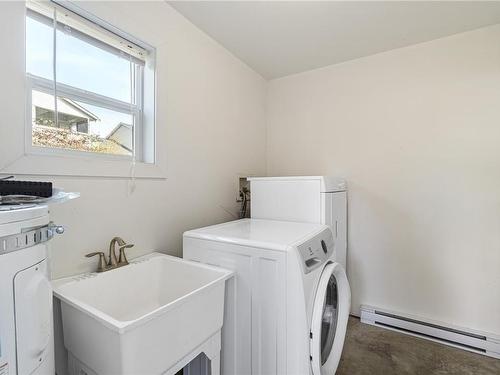 4172 Corunna Ave, Nanaimo, BC - Indoor Photo Showing Laundry Room