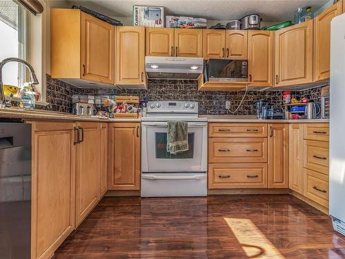 5969 Oliver Rd, Nanaimo, BC - Indoor Photo Showing Kitchen