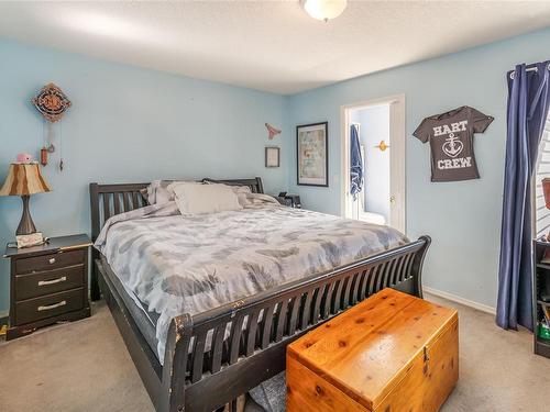 5969 Oliver Rd, Nanaimo, BC - Indoor Photo Showing Bedroom