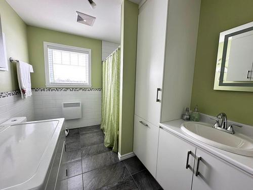 Bathroom - 14 1Re Avenue, Saint-Jean-De-Dieu, QC - Indoor Photo Showing Other Room