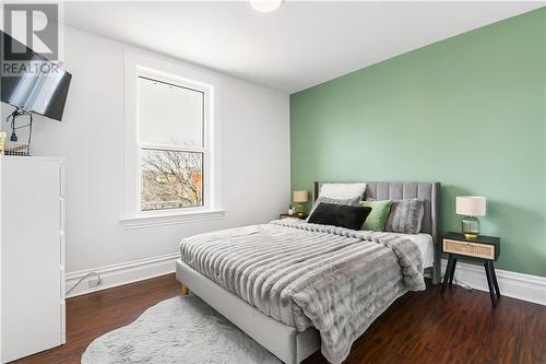 Large bedroom - 7 Argyle Street S, Renfrew, ON 