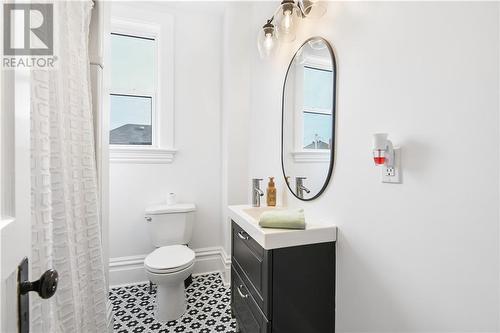 Beautiful - 7 Argyle Street, Renfrew, ON - Indoor Photo Showing Bathroom