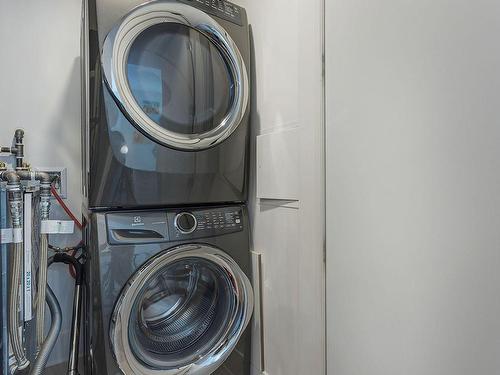 Laundry room - 605-1025 Rue De La Commune E., Montréal (Ville-Marie), QC - Indoor Photo Showing Laundry Room