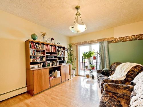 Living room - 120  - 124 Rue Principale N., Windsor, QC - Indoor