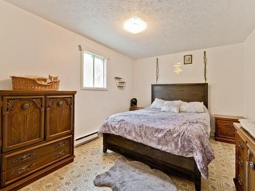 Master bedroom - 120  - 124 Rue Principale N., Windsor, QC - Indoor Photo Showing Bedroom