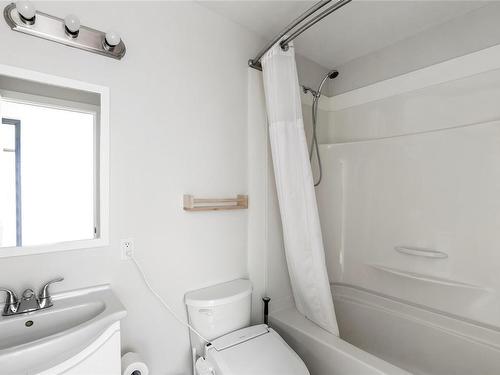3255 Gibbins Rd, Duncan, BC - Indoor Photo Showing Bathroom