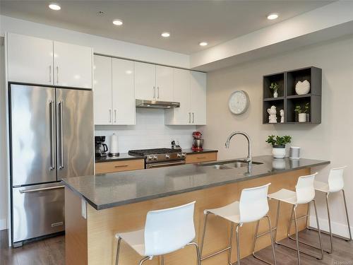 505-747 Travino Lane, Saanich, BC - Indoor Photo Showing Kitchen With Stainless Steel Kitchen With Upgraded Kitchen
