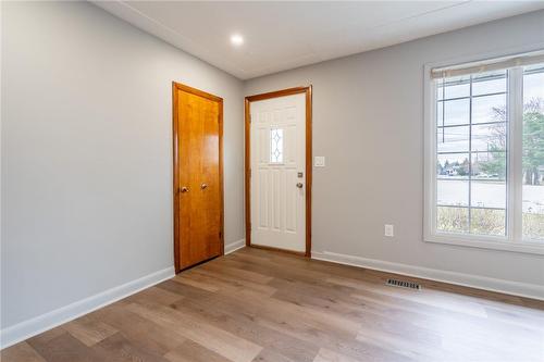 109 Byron Avenue, Stoney Creek, ON - Indoor Photo Showing Other Room
