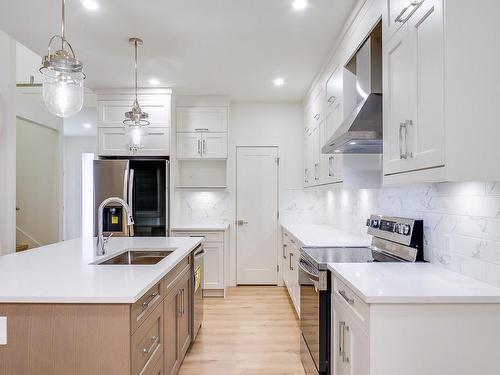 3207 Fernwood Lane, Port Alberni, BC - Indoor Photo Showing Kitchen With Upgraded Kitchen