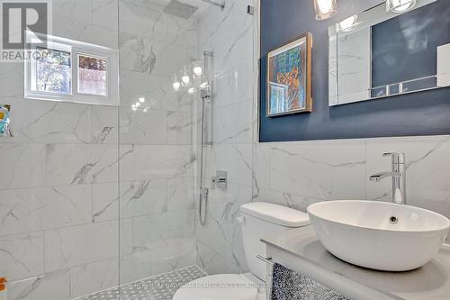 2170 Mccracken'S Landing Rd W, Douro-Dummer, ON - Indoor Photo Showing Bathroom